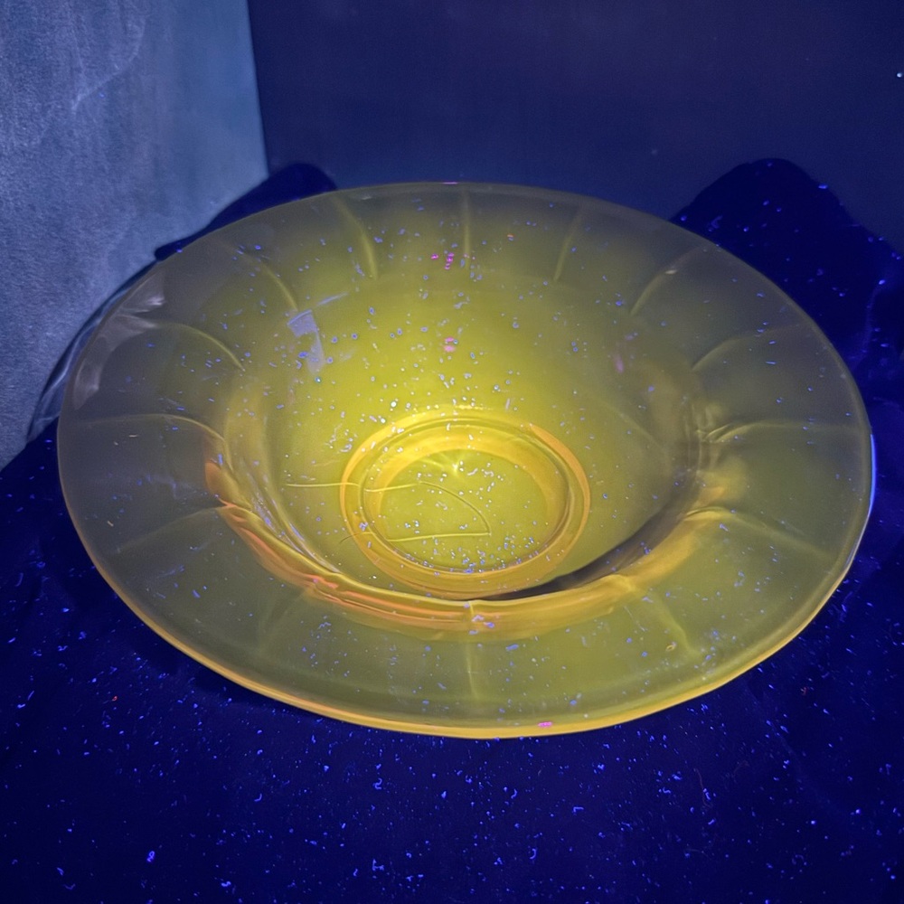 UV Reactive Vintage Cambridge Glass Amethyst Bowl or Candy Dish 9" x 3”